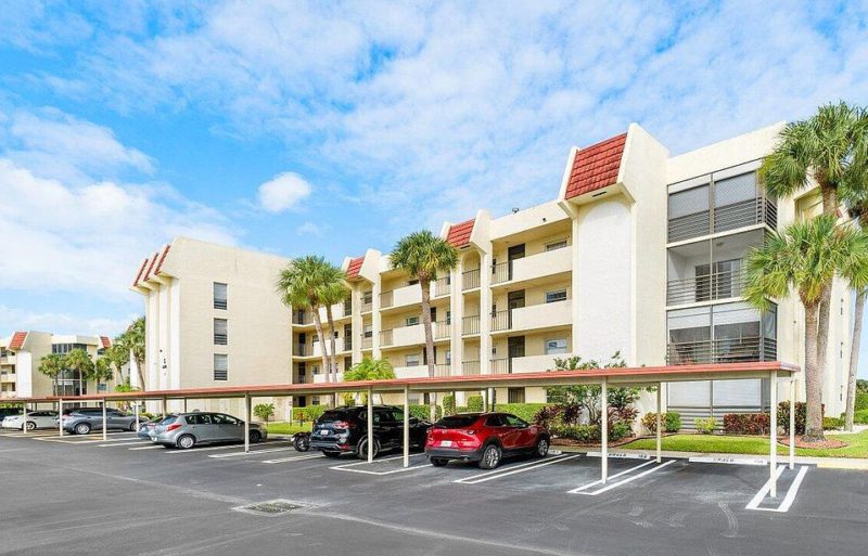 Barwood Condominium Associations at Boca Raton, FL Building Mavens