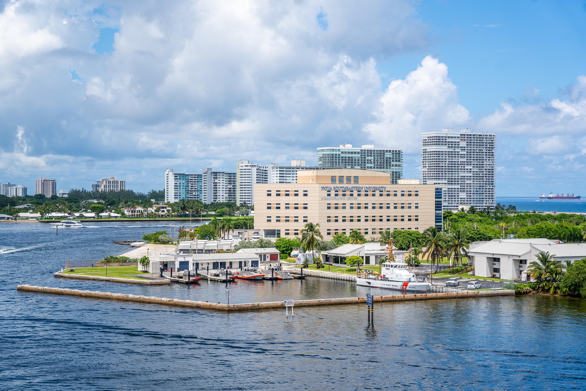 Aerial photo of buildings in Fort Lauderdale, FL on a sunny day.
