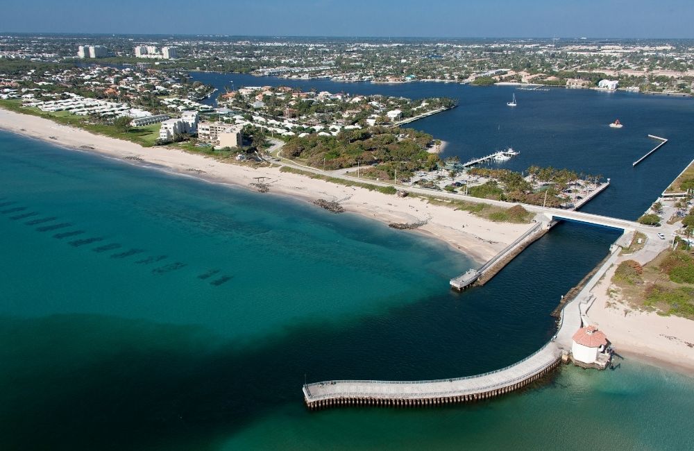 Aerial photo of Boynton Beach, Florida on a sunny day.